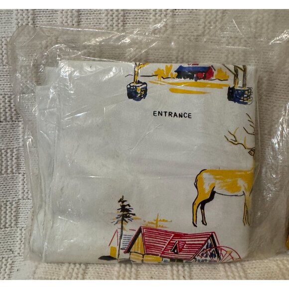 VTG MCM Inflatable Christmas Themed Inflatable Beach Bag and Pillow Combination - Picture 4 of 5